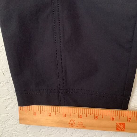 Kirkland Signature Women’s Black Capri Pants Five Pockets Size 8 - Picture 9 of 10